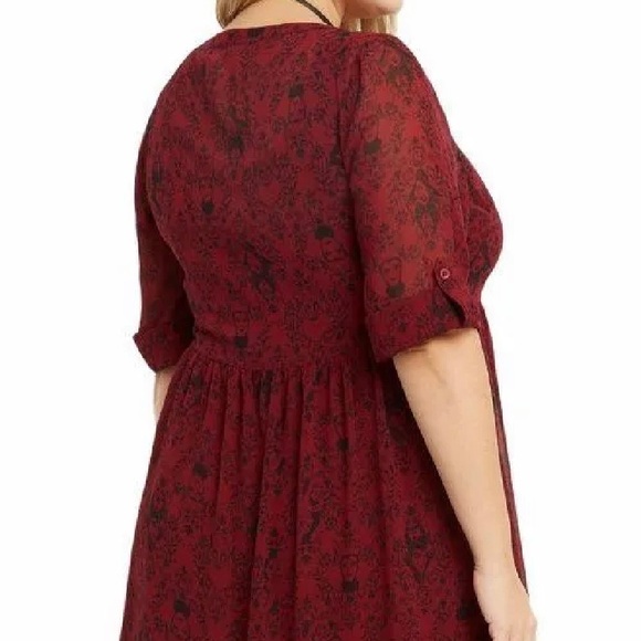 NWT Torrid Disney Villains Burgundy Chiffon Shirtdress Dress, size 4X - Picture 3 of 11